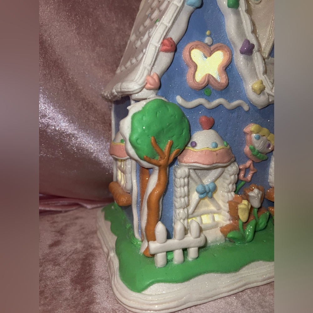 Valerie Parr Hill-Easter/spring butterfly house. Light up gingerbread type - Picture 3 of 7